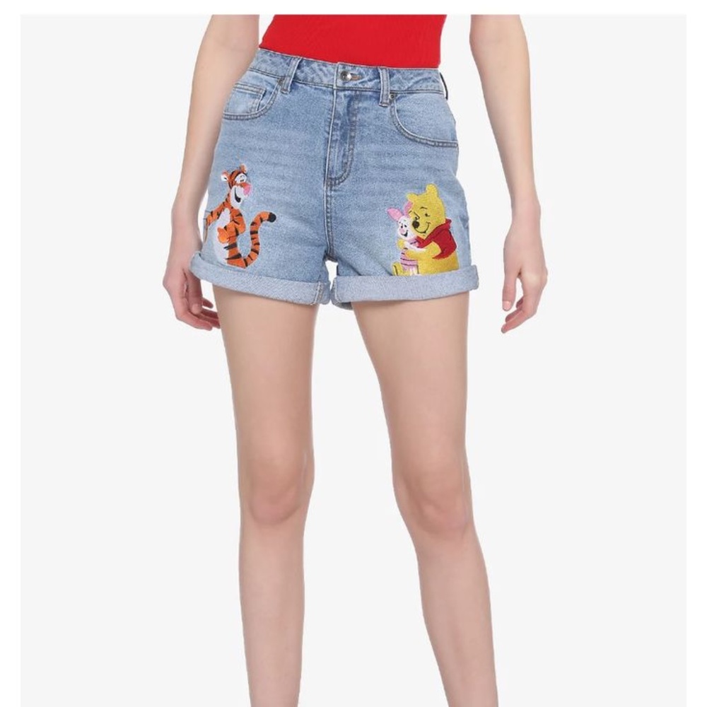 2/ 20  Disney Winnie The Pooh Embroidered Mom Shorts